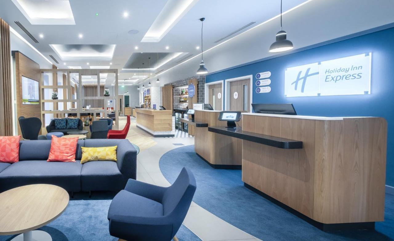 Holiday Inn Express - Fleet By Ihg Ngoại thất bức ảnh