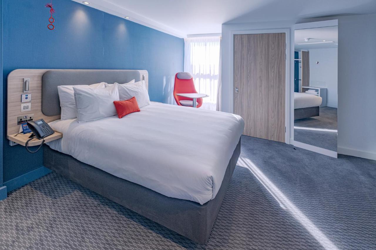 Holiday Inn Express - Fleet By Ihg Ngoại thất bức ảnh