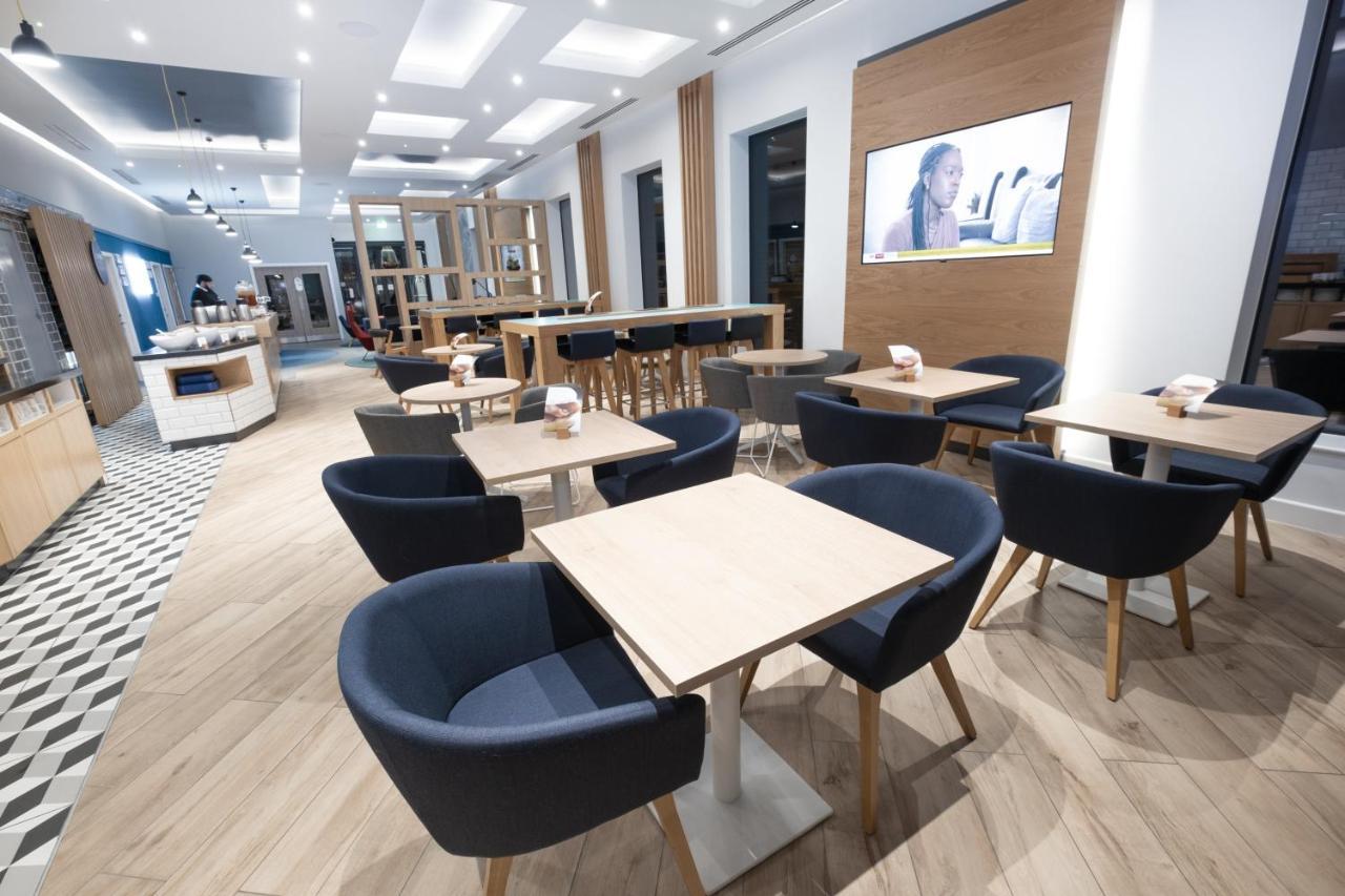 Holiday Inn Express - Fleet By Ihg Ngoại thất bức ảnh