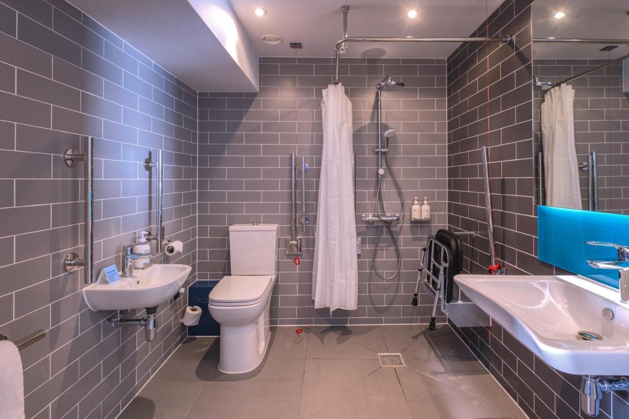 Holiday Inn Express - Fleet By Ihg Ngoại thất bức ảnh