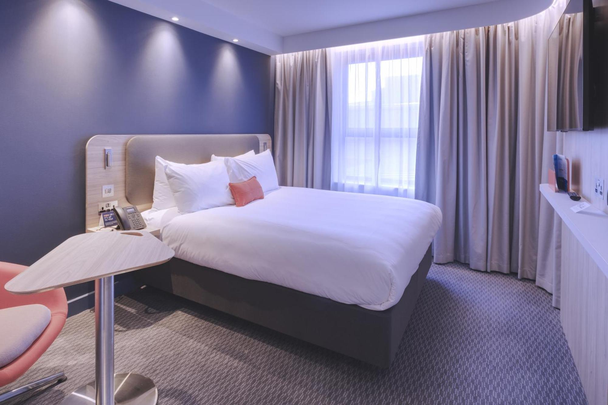 Holiday Inn Express - Fleet By Ihg Ngoại thất bức ảnh