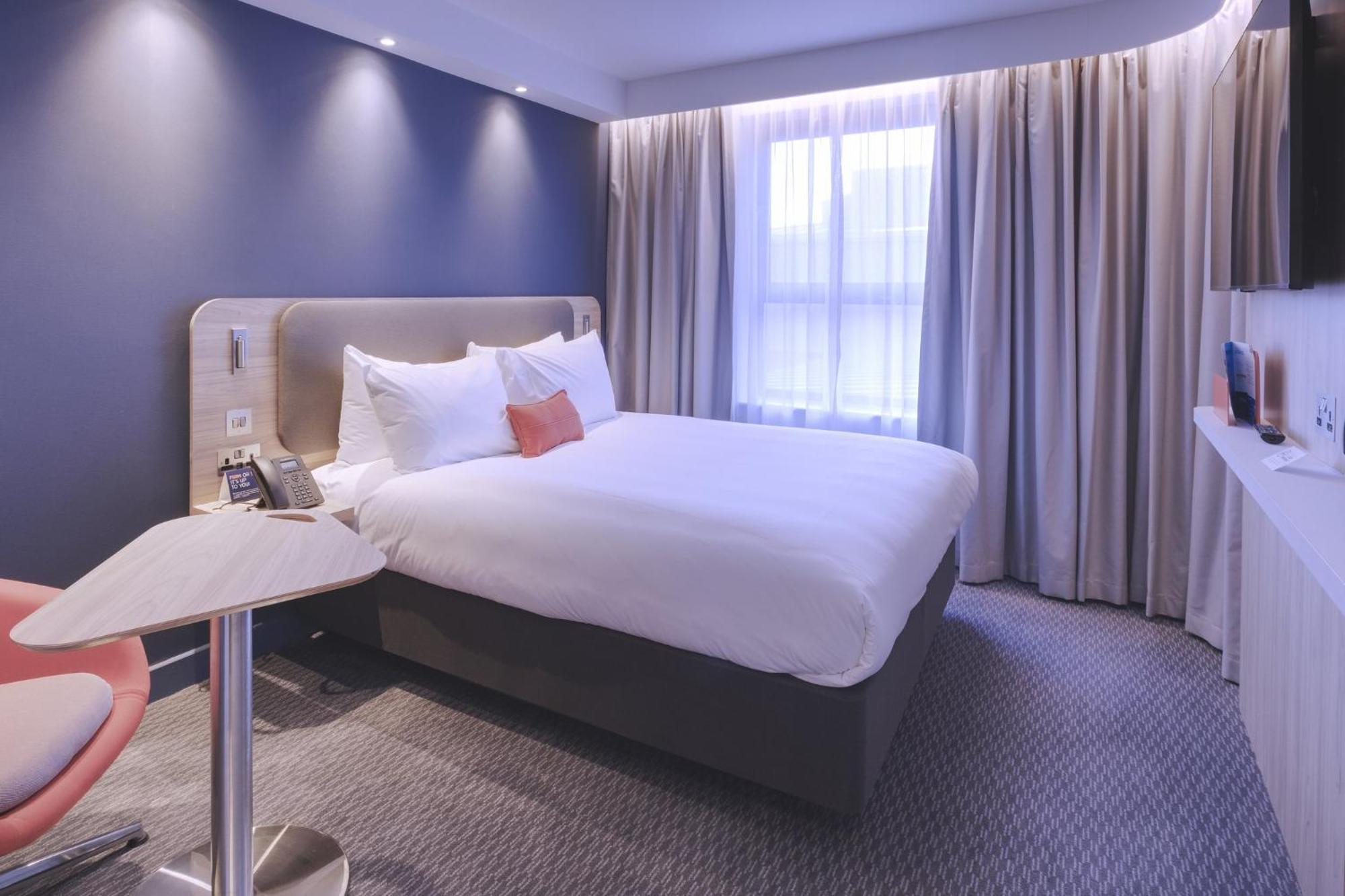 Holiday Inn Express - Fleet By Ihg Ngoại thất bức ảnh